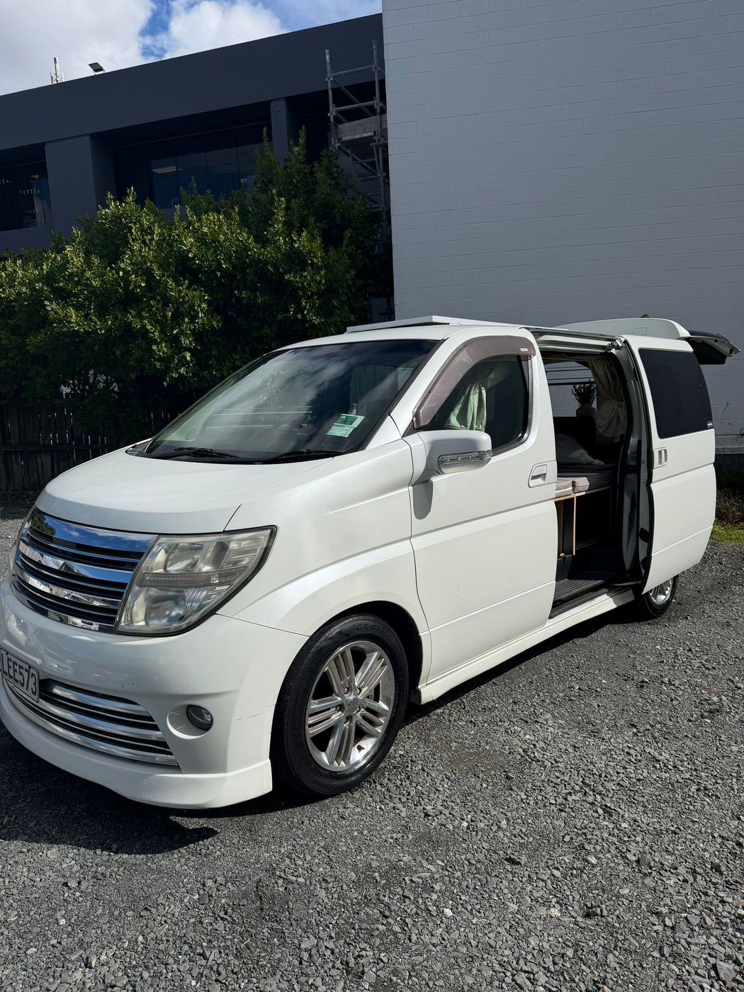 2005 NISSAN ELGRAND