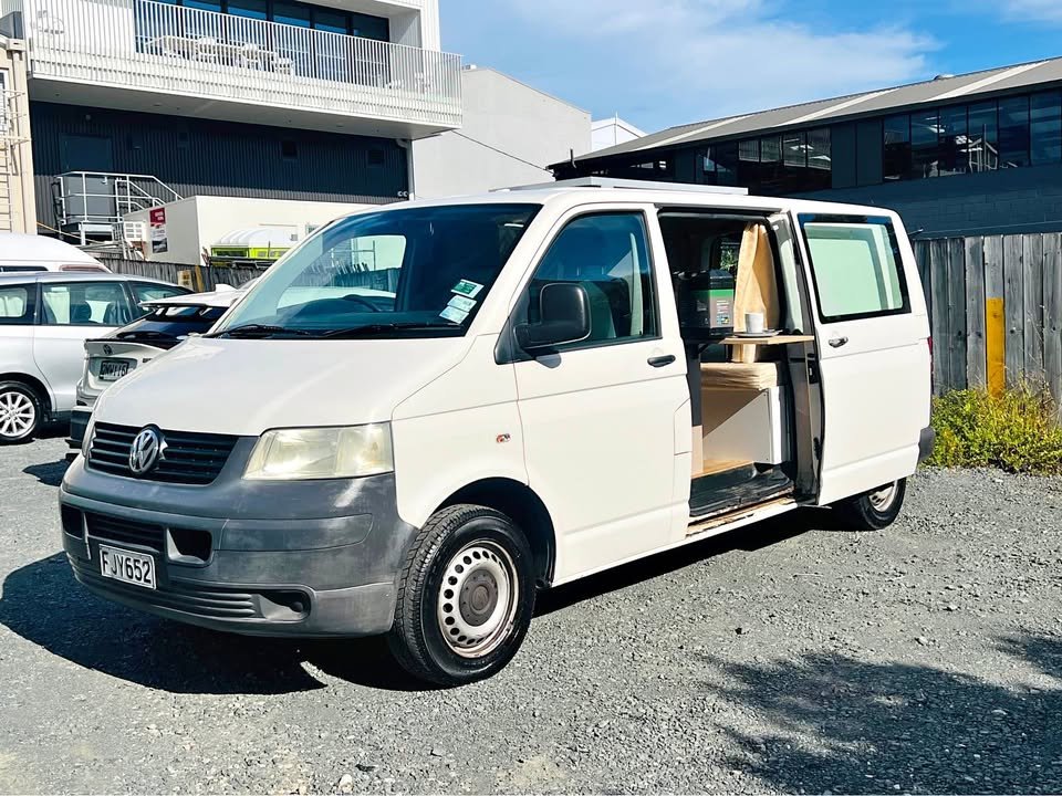 2010 VOLKSWAGEN TRANSPORTER LWB